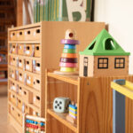 Holzpielzeug und Fächer